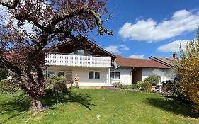 Gemütliche Wohnung bei Bad Waldsee mit Balkon